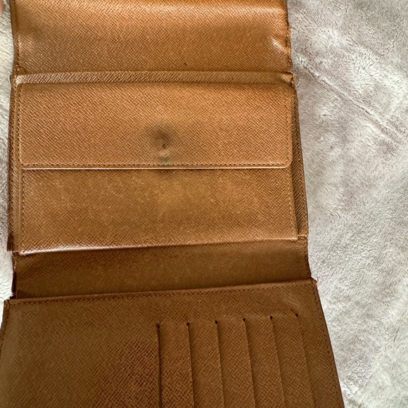 Louis Vuitton Wallet Authentic - Picture 2 of 8